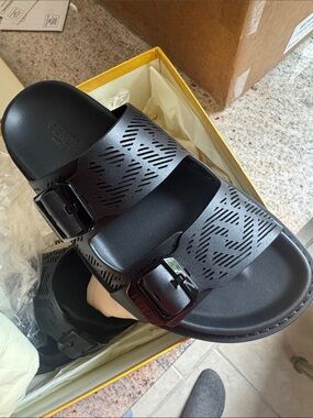 Fendi Black Leather Slide Sandals with Rubber Sole